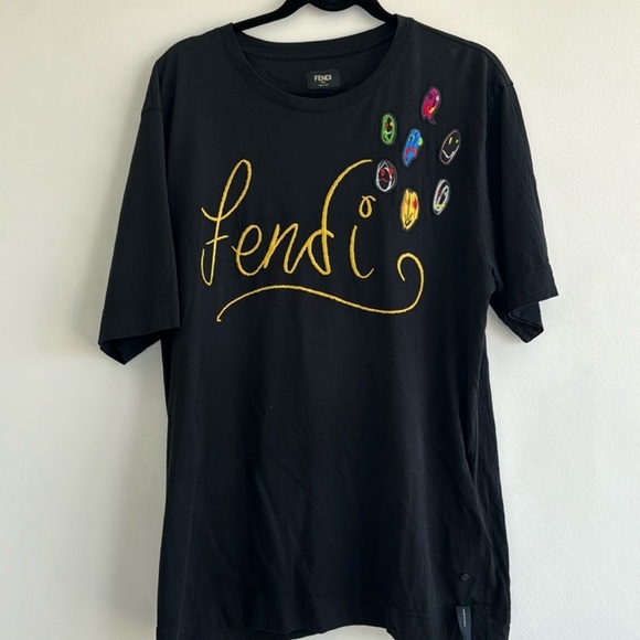 Neatly word Fendi tshirt..fit like an XL pit to pit 22 - Picture 2 of 5